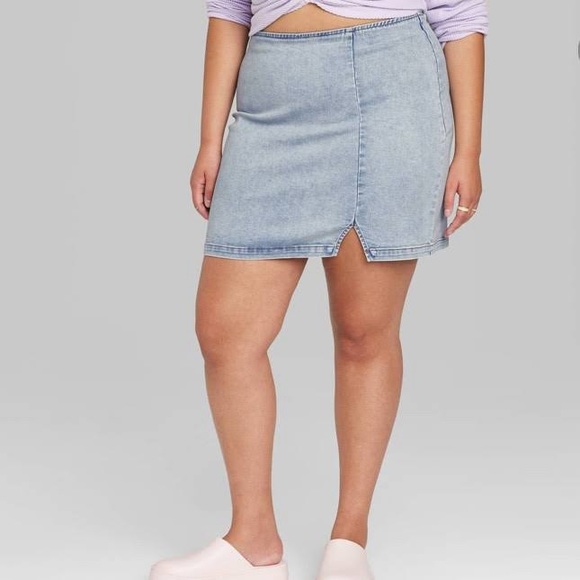 ❤️ Women's Notch Front Seamed Denim Mini Skirt - Wild Fable - Picture 2 of 2
